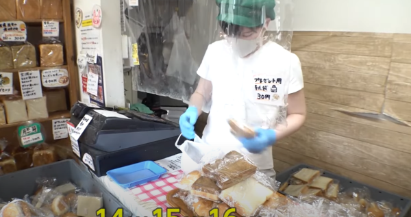 東京麵包店推190yen裝到飽放題 日夫婦1策略成功帶走17個戰利品！ 