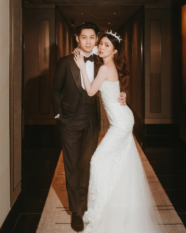 海兒港姐閨蜜公開深V內衣照震撼眼球 婚後性感大解放挑戰最火辣尺度