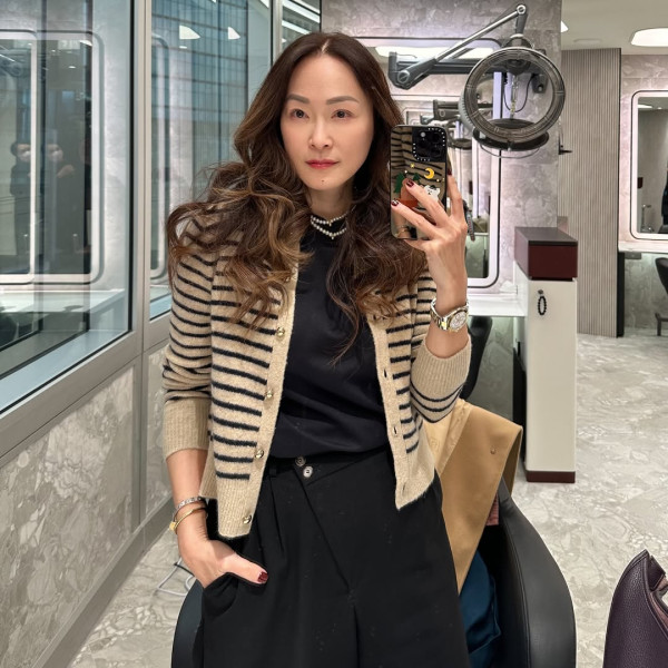 52歲童愛玲極罕曝光母子合照！22歲仔仔高大又靚仔棄讀法律赴美追逐NBA夢
