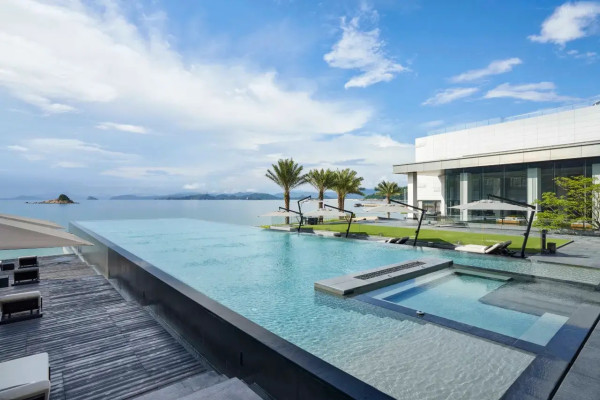 深圳靚景酒店推介｜飽覽270度海景/無邊際泳池/290米高空城市景！送旅拍/SPA按摩 