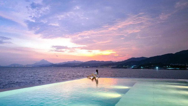 深圳靚景酒店推介｜飽覽270度海景/無邊際泳池/290米高空城市景！送旅拍/SPA按摩 