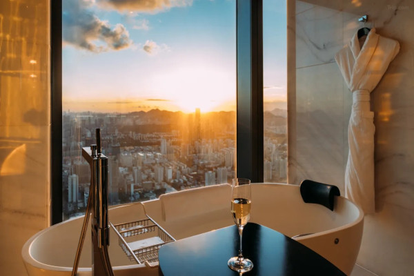 深圳靚景酒店推介｜飽覽270度海景/無邊際泳池/290米高空城市景！送旅拍/SPA按摩 