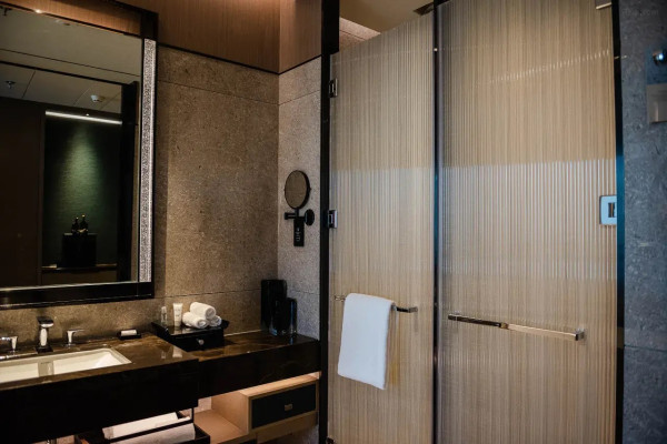 深圳靚景酒店推介｜飽覽270度海景/無邊際泳池/290米高空城市景！送旅拍/SPA按摩 