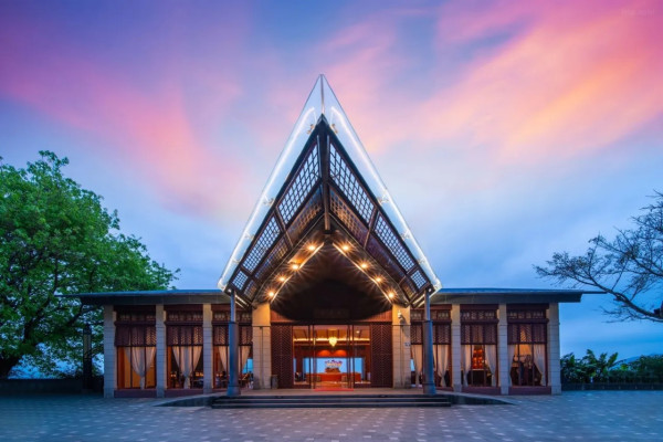 深圳靚景酒店推介｜飽覽270度海景/無邊際泳池/290米高空城市景！送旅拍/SPA按摩 