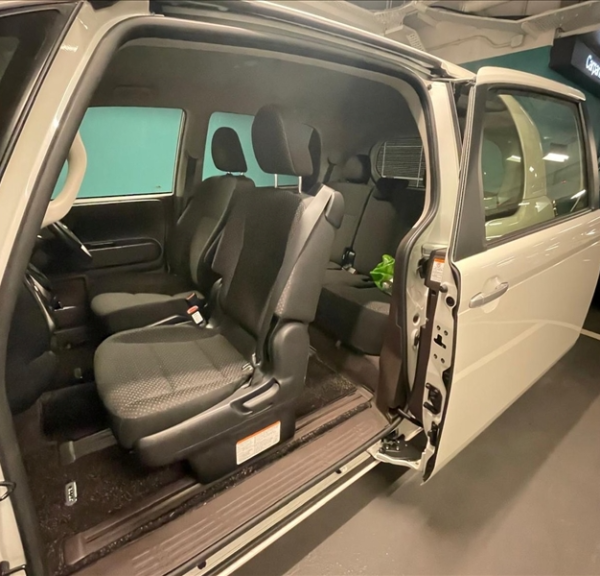 美駐港澳領事館網上拍賣逾200件物品 私家車/健身設備/傢俬$10起跳