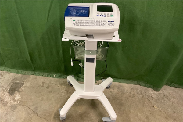 美駐港澳領事館網上拍賣逾200件物品 私家車/健身設備/傢俬$10起跳