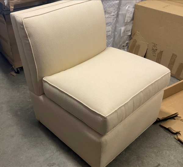 美駐港澳領事館網上拍賣逾200件物品 私家車/健身設備/傢俬$10起跳