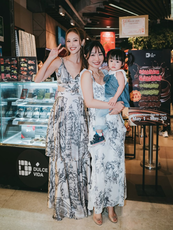 最美港姐冠軍做老闆娘現身超市親自賣貨 零架子表現極親民獲讚：真人好甜