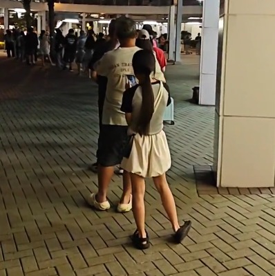 啟德再現近百人排隊等足1小時網民：展現公屋購買力