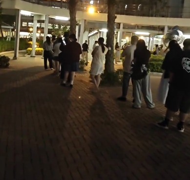 啟德再現近百人排隊等足1小時網民：展現公屋購買力