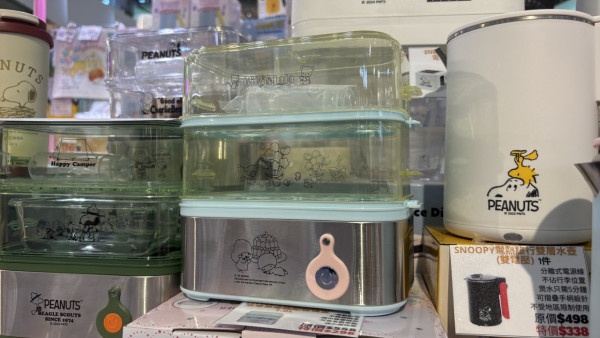 Little Twin Stars1.6L兩層蒸籠配玻璃盒$298/套。