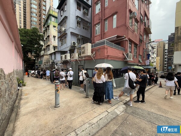 上環後巷中午驚現排隊人龍！激長蛇餅目測近50人只為搶一物