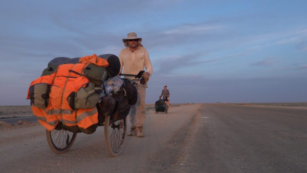 英國男子徒步環遊世界27年 誓以雙足踏回家鄉路 