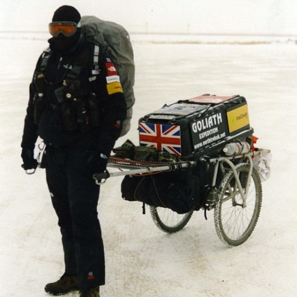 英國男子徒步環遊世界27年 誓以雙足踏回家鄉路 