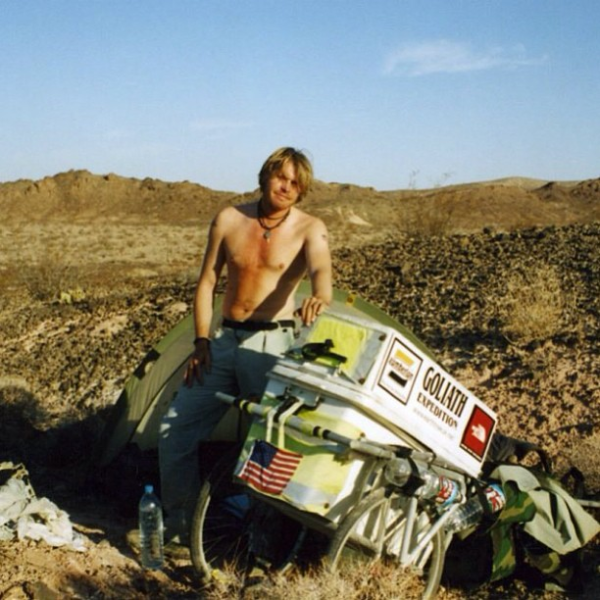 英國男子徒步環遊世界27年 誓以雙足踏回家鄉路 