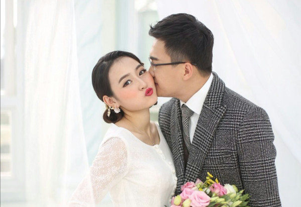 李蘊離婚後首度與前夫合照晒全家福 二人同框表情成焦點惹無限猜測