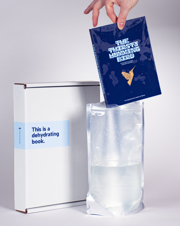 「缺水的書」濕水才看到內容？包裝把書浸水密封！故事呼籲全球關注水資源危機 