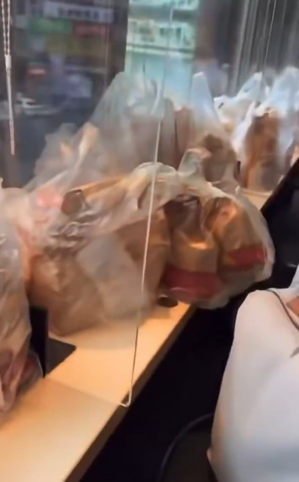 日本麥當勞推Pokémon卡再爆黃牛亂象！大量開心樂園餐被搶購後遭棄置街頭 