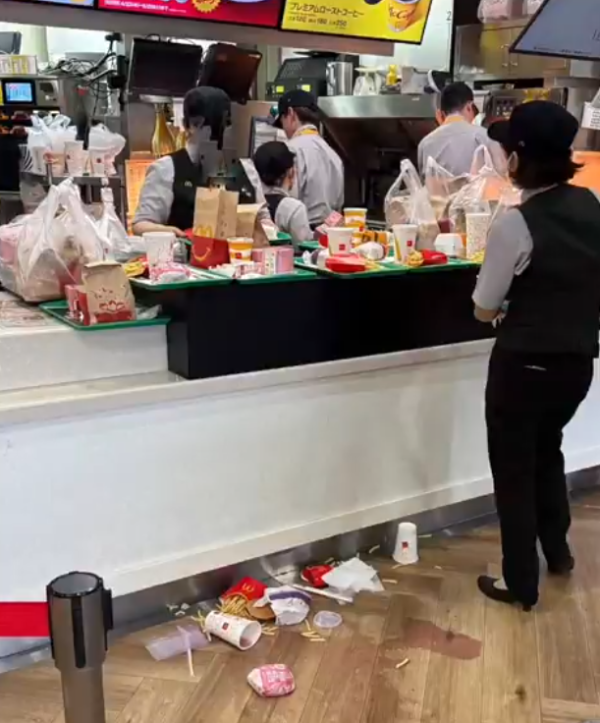 日本麥當勞推Pokémon卡再爆黃牛亂象！大量開心樂園餐被搶購後遭棄置街頭 