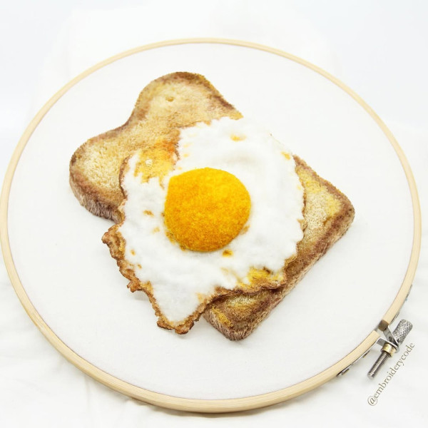 這些食物竟是3D立體刺繡?以假亂真巧手神還原漢堡/餐蛋麵!