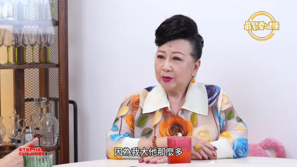 75歲薛家燕罕談與細17年男友拍拖事 曾經忍痛分手後被8個字打動回心轉意