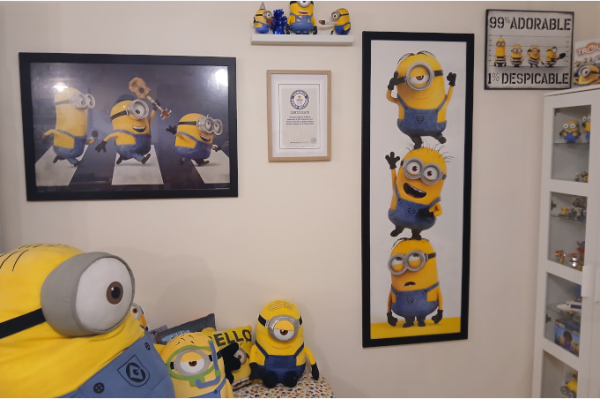 熱愛Minions15年！52歲媽媽以超過1035件收藏創健力士世界紀錄 