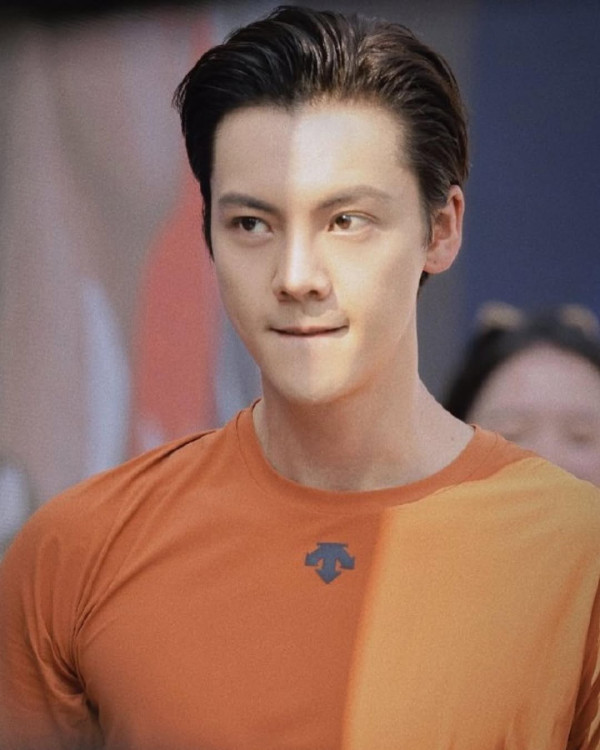 TVB上位男司儀揭與陳偉霆驚人關係 當年平起平坐！20年後星途巨大差距