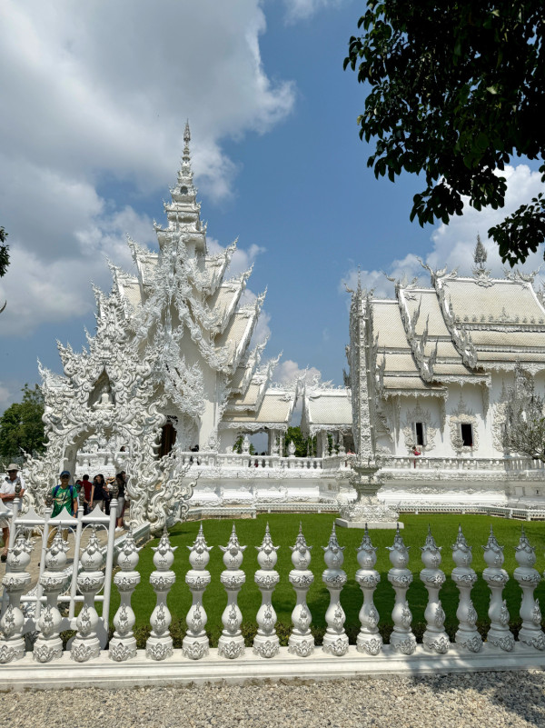 清邁自由行懶人包 | 日落燒烤/夢幻白廟/人氣市集