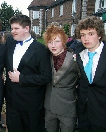 Ed Sheeran推出新歌《Old Phone》打開塵封10年舊手機成靈感 