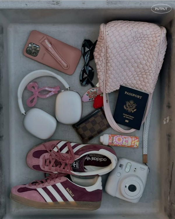 還在拍人生四格？韓國爆紅另類貼紙相機  潮拍What’s in my bag公開手袋秘密！ 