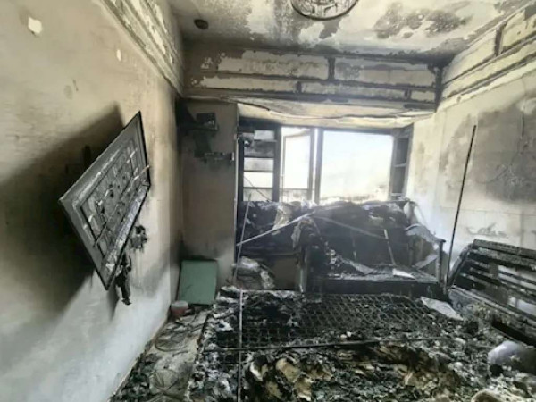 多件傢具、電器及床品等都遭到了不同程度的燒毀，房內也有明顯的多件傢具、電器及床品等都遭到了不同程度的燒毀，房內也有明顯的煙熏痕跡。煙熏痕跡。