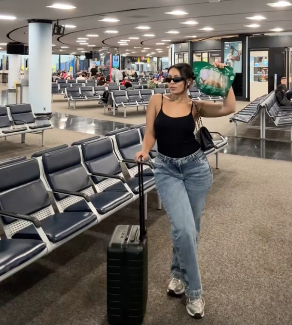 美女帶原隻烤雞上飛機加餸 被安檢攔截終獲放行惹熱議 1條件下有機會違法 