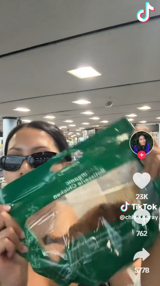 美女帶原隻烤雞上飛機加餸 被安檢攔截終獲放行惹熱議 1條件下有機會違法 