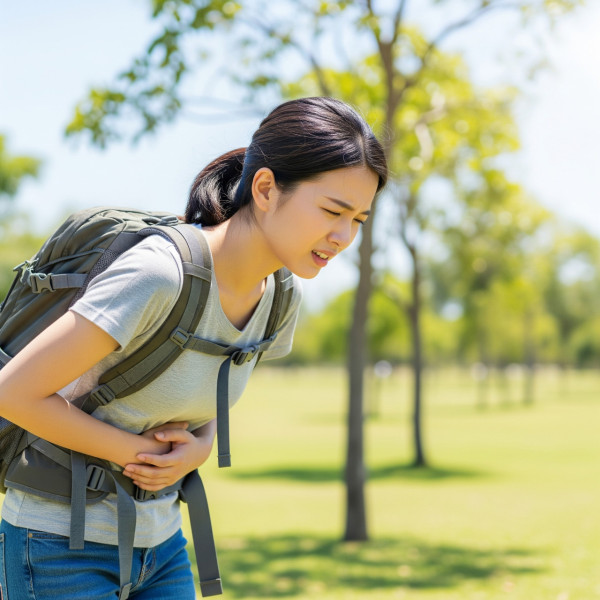 旅遊者腹瀉高風險的地區包括亞洲、非洲及中美洲的發展中國家，而且年青人比年長者較易患上旅者腹瀉。（AI製圖）