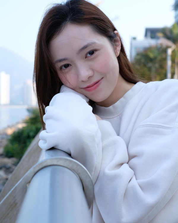 刑偵12｜首播第一集驚見絕色美女衣衫襤褸look搶鏡 真身係藝訓班班花仙氣爆燈