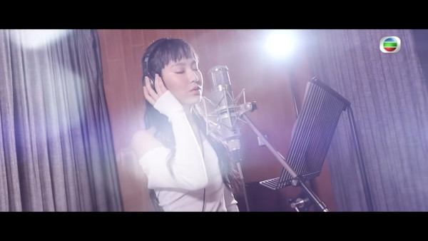 《新聞女王2》主題曲原唱者炎明熹正式被叮走 傳由呢位實力派力捧女歌手頂上