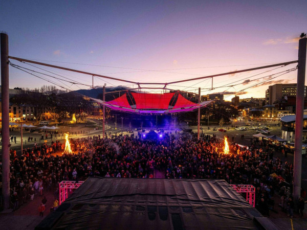 澳洲塔斯馬尼亞6大冬季特色活動！酒鬼最愛威士忌周、勇士挑戰裸游冬泳 