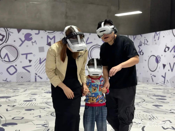 VR體驗館「導眼‧遊幕」（圖片來源：大眾點評）