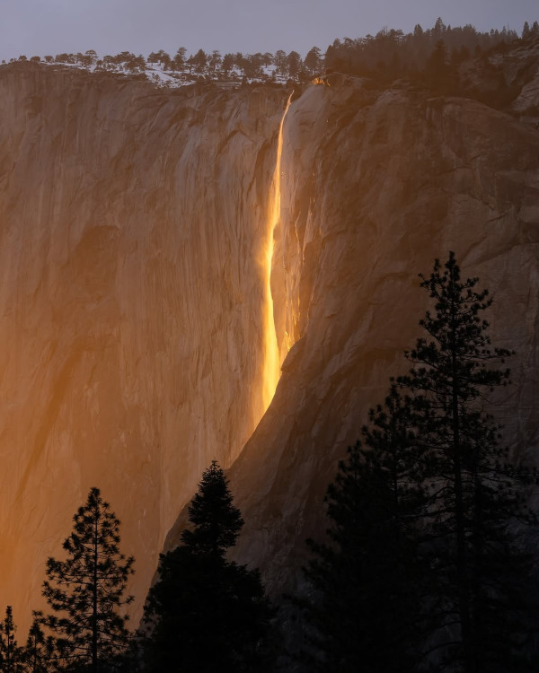 超罕見「火瀑布」現身 一年一度只出現10分鐘 達成2條件才能出現 