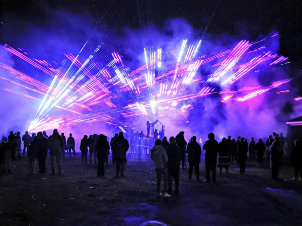 澳洲塔斯馬尼亞6大冬季特色活動！酒鬼最愛威士忌周、勇士挑戰裸游冬泳 