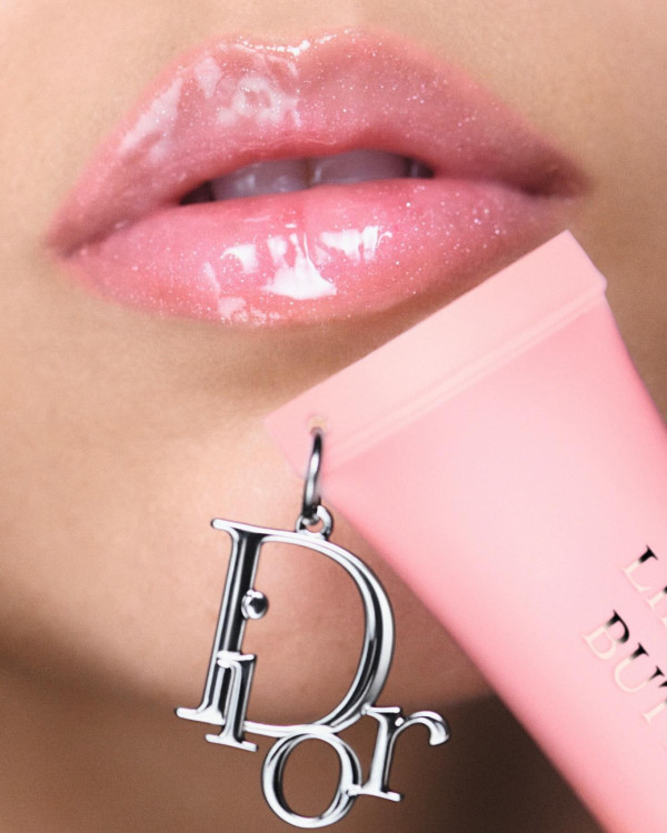 2025手袋吊飾推介1. Dior 誘惑煥彩潤唇蜜
