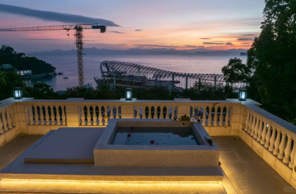 海島日記·半山私湯莊園（圖片來源：小紅書@海島日記· 半山私湯莊園）