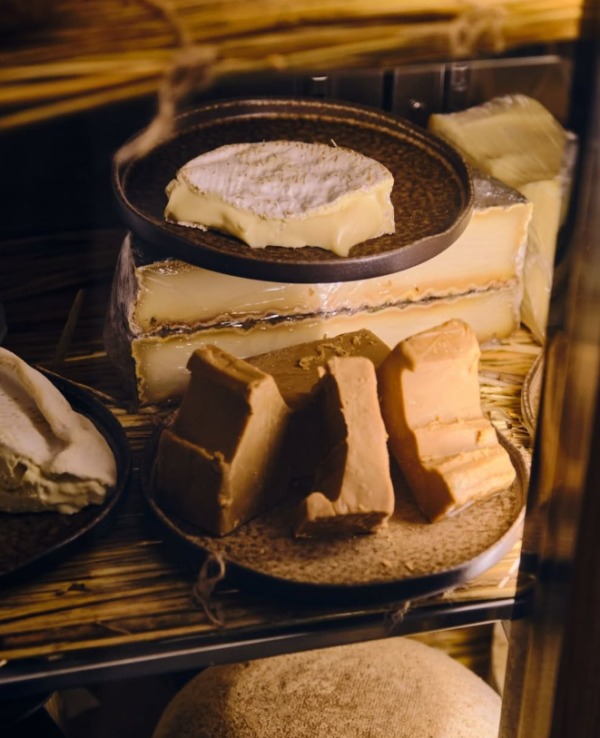 香港首間芝士Omakase進駐中環  厚切芝士拖羅壽司／芝士醬配刺身