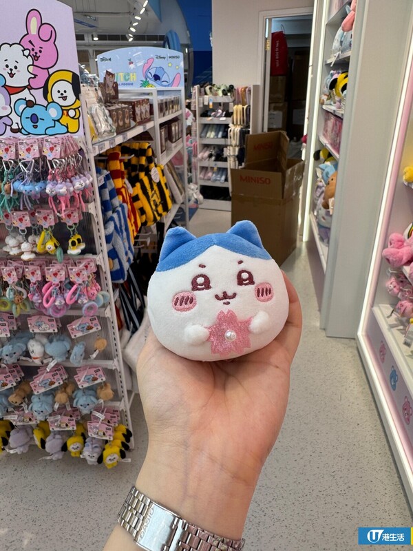 現場直擊！銅鑼灣MINISO旗艦店3,000呎佔兩層！史迪仔主題店/Care Bears/Chiikawa