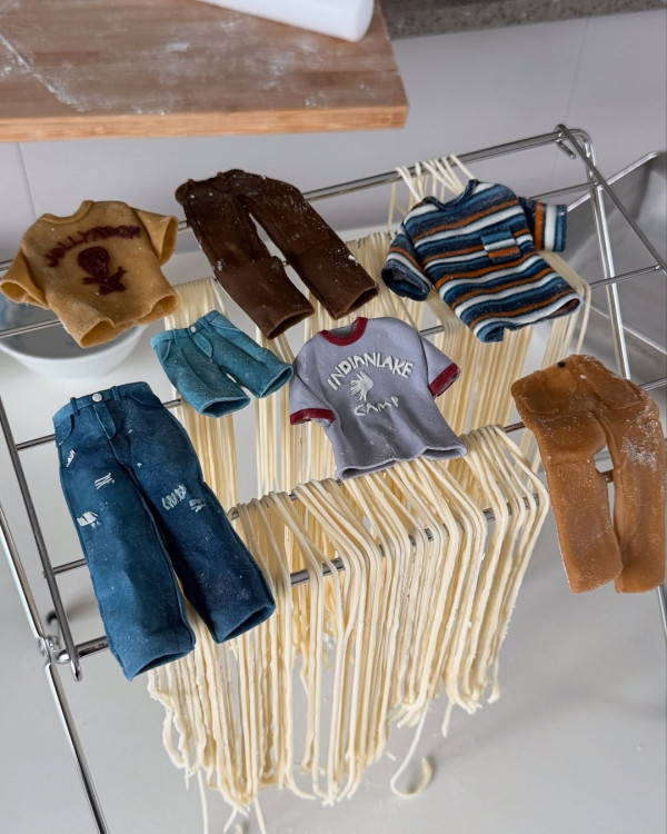 麵粉做出迷你衣服｜捏出迷你時尚＋鞋子也能煮 可愛到不捨得吃