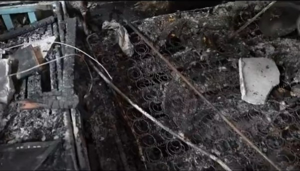 內地男充電線隨手放睡房床上 10分鐘後房子陷火海！多件傢俬電器被燒毀 