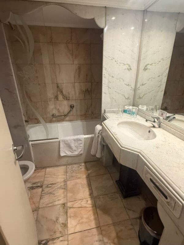 港人報萬八蚊埃及團中伏力數3大罪狀！ 特種兵行程/酒店貨不對辦/40度旅遊車壞冷氣 