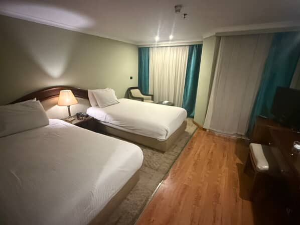 港人報萬八蚊埃及團中伏力數3大罪狀！ 特種兵行程/酒店貨不對辦/40度旅遊車壞冷氣 