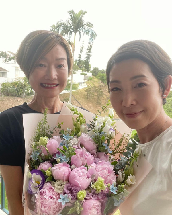 譚玉瑛跑樓梯意外跌倒「膝蓋骨碎裂」 忍痛延遲手術傷勢曝光︰包紮得好似大件事