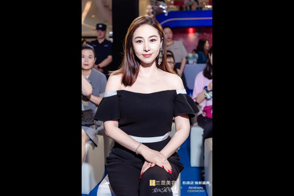 JJ賈曉晨身形突然暴脹發福判若兩人 生圖曝光嚇窒網民認不出：肥咗咁多